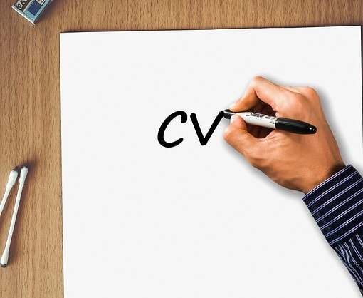 Comment se retrouver en haut de la pile de CV lors d’une recherche d’emploi ?