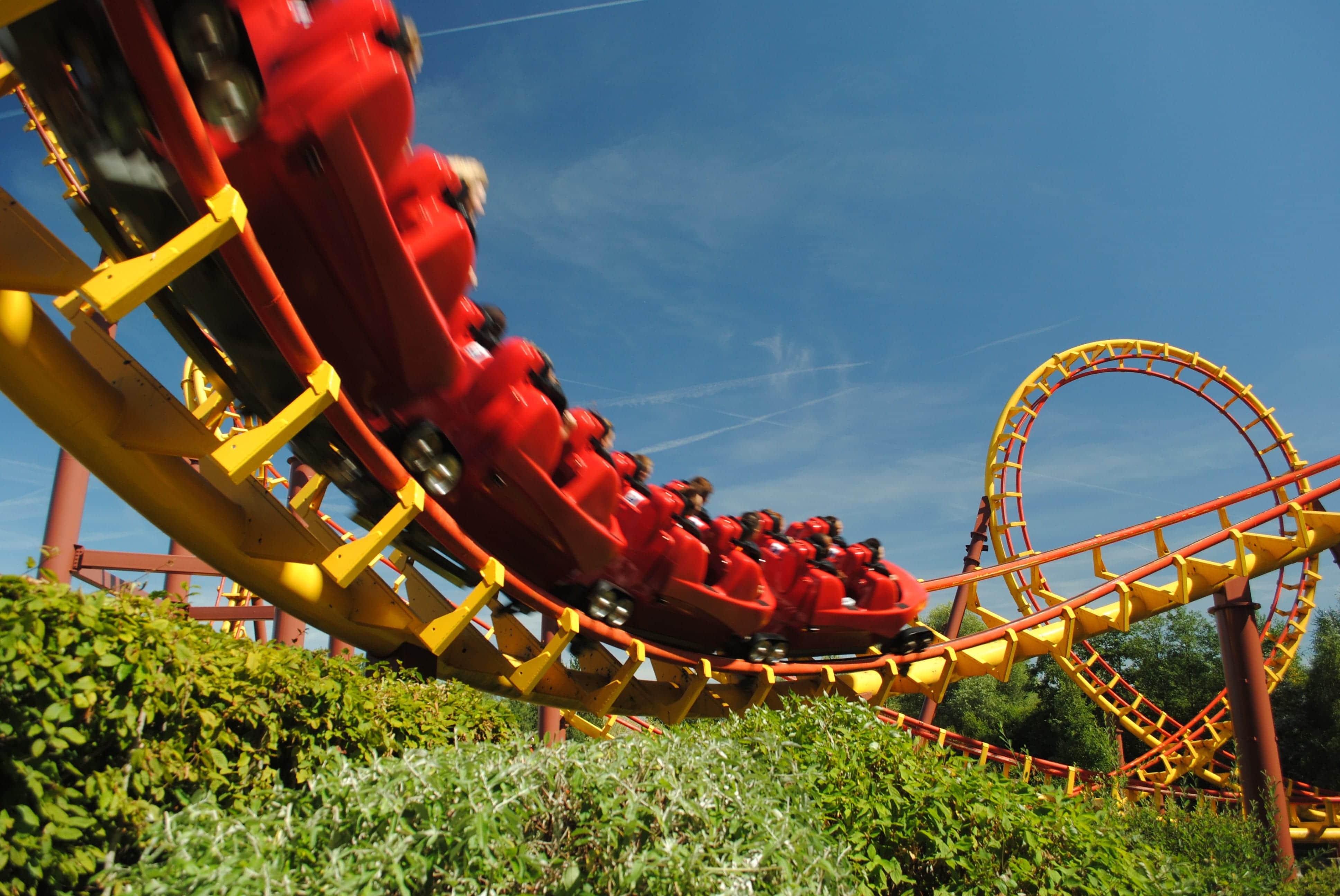 5 applis de parcs d'attractions pour passer de super vacances en famille !